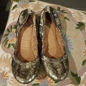 Lucky metallic flats